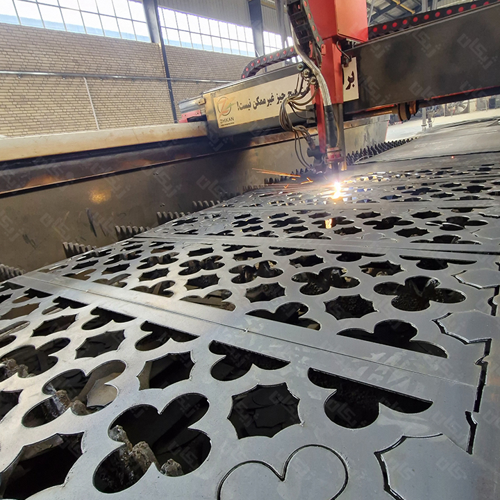 المان شهری فلزی میدان انقلاب پارسیان